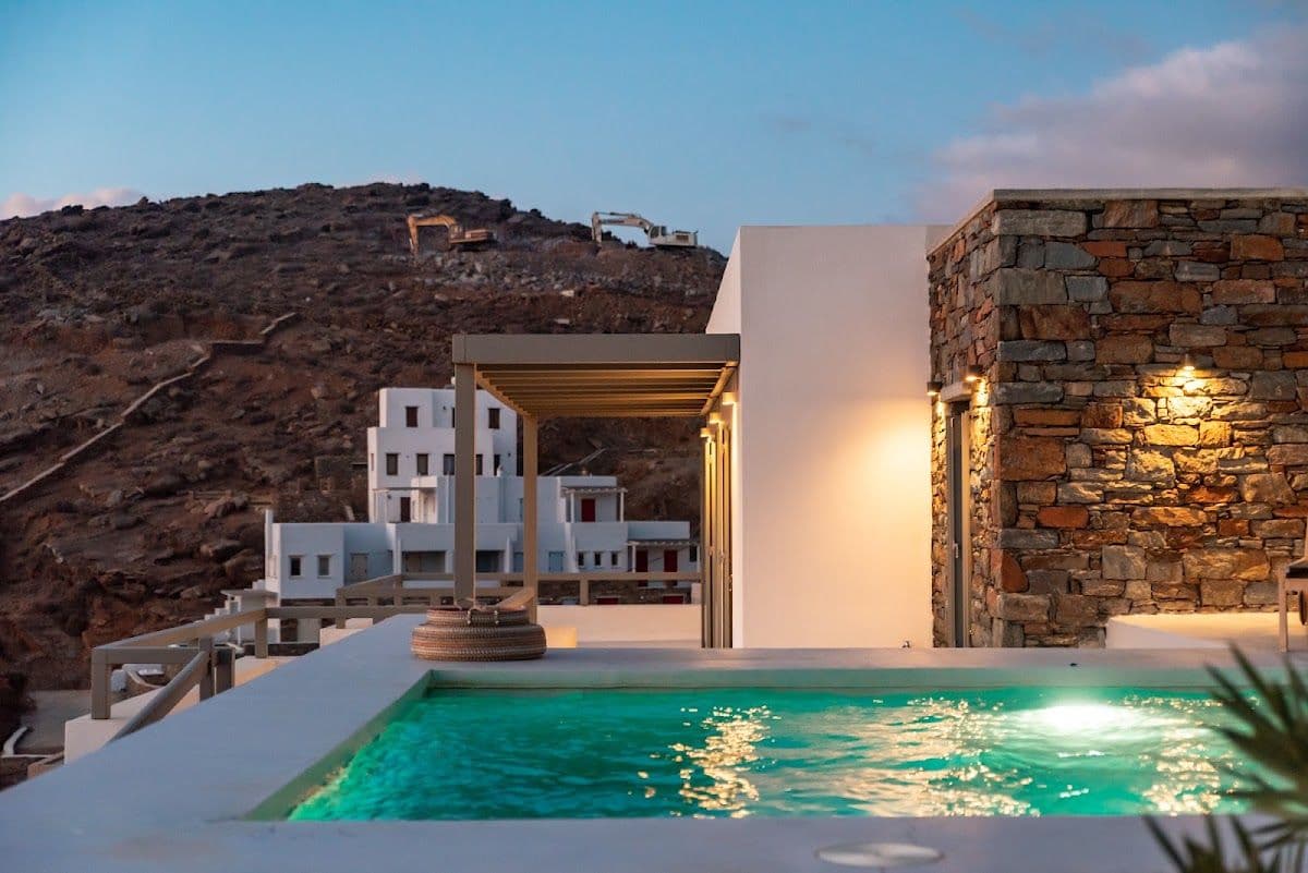 Phos Villa