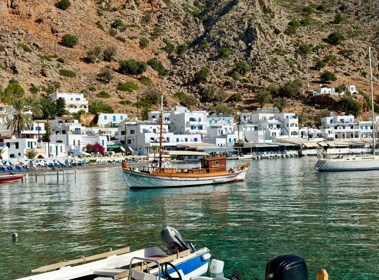 LOUTRO .jpg