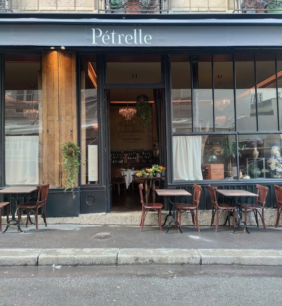 Images for Pétrelle
